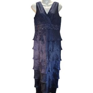 R & M RICHARDS Sleeveless evening gown 10